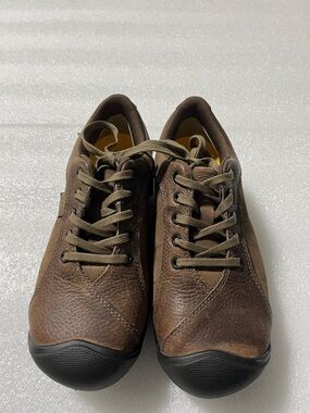 KEEN women’s work shoes